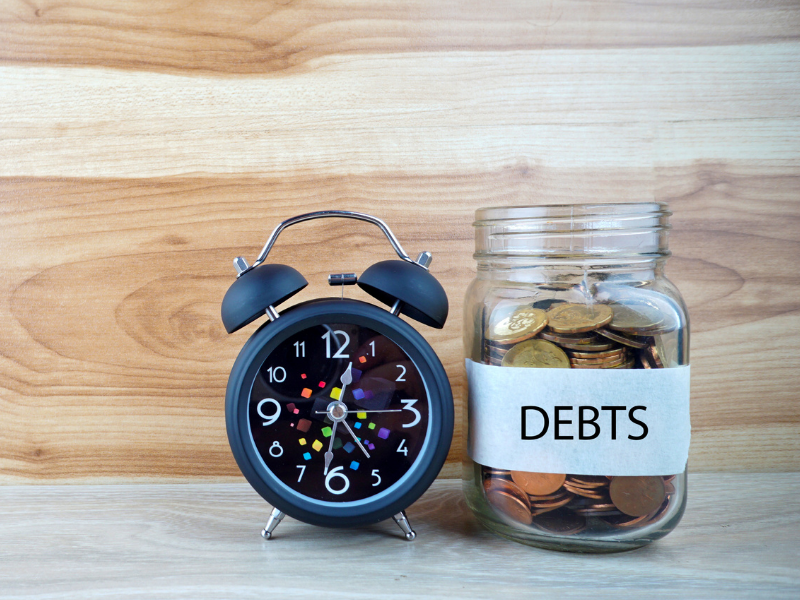 Saving vs Debt Payoff: Should You Save Money or Pay Off Debt?